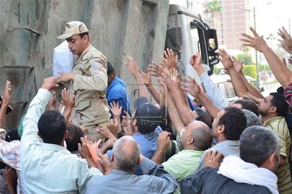مصر... قروض دولية لدرء مخاطر الجوع ومواجهة 