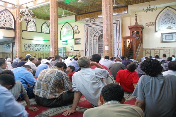 تداعيات انتصار طالبان: مصر تضيّق الخناق على الخُطباء خشية عودة الإخوان